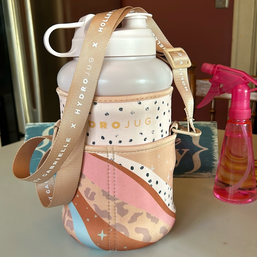 Hydrojug WILD AND FREE BY HOLLEY GABRIELLE (Sleeve Only) fits Sz 55oz Jug